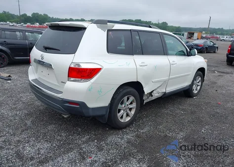 2013 Toyota Highlander Base Plus V6 z USA, uszkodzony, nr VIN 5TDBK3EH5DS246628